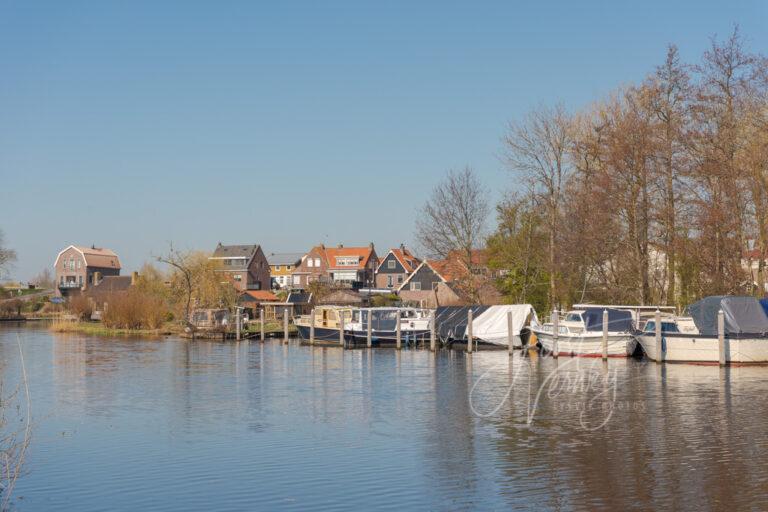 Pleziervaartuigen in de Ammersche boezem D81012631