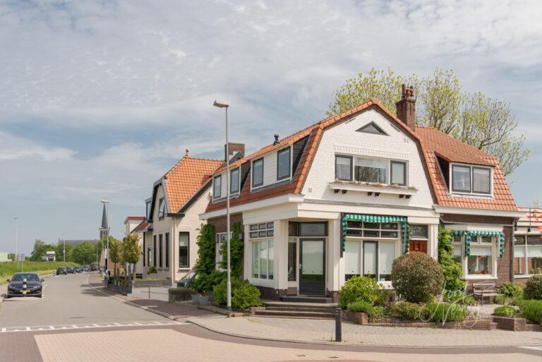 De Lekdijk in Nieuw-Lekkerland D81012987