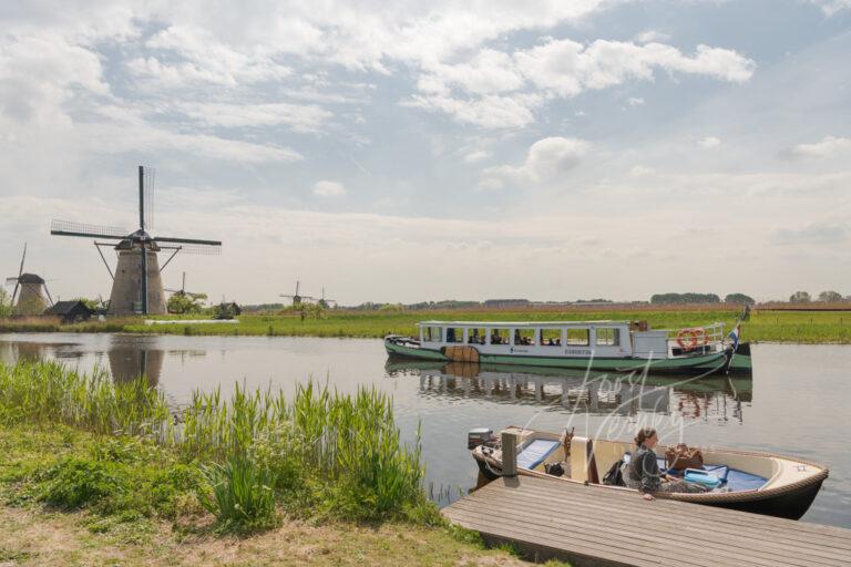 Toeristen bij de Kinderdijk D81013007