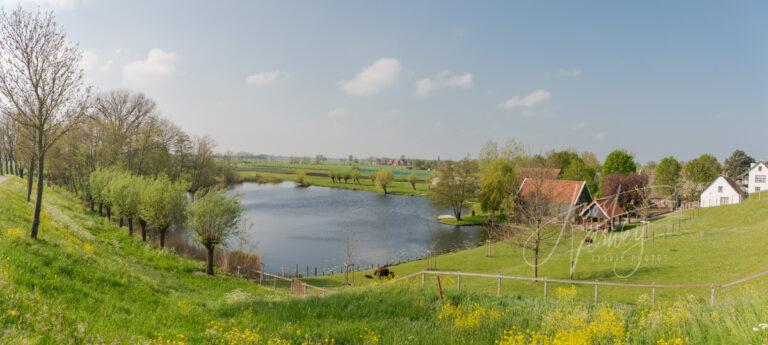 Panoramafoto van wiel langs de Lekdijk  D81012790