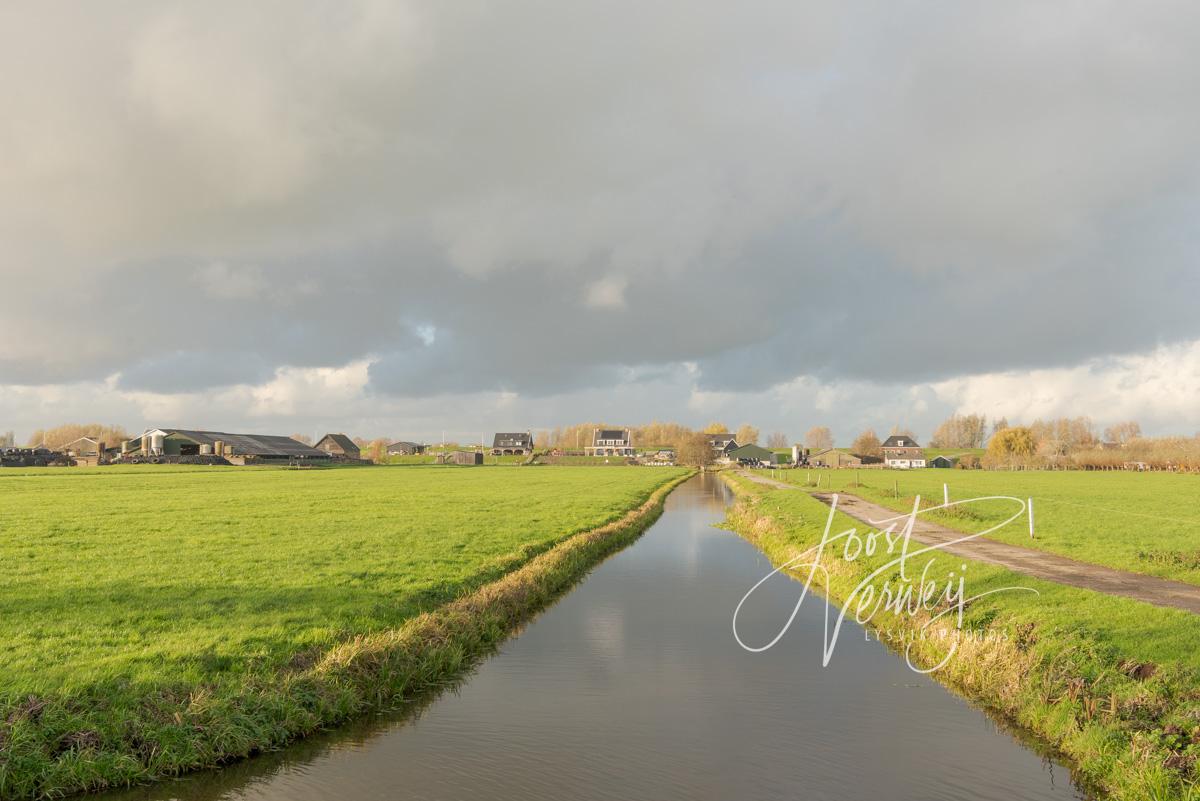 Sloot in polderlandschap bij Nieuw-Lekkerland