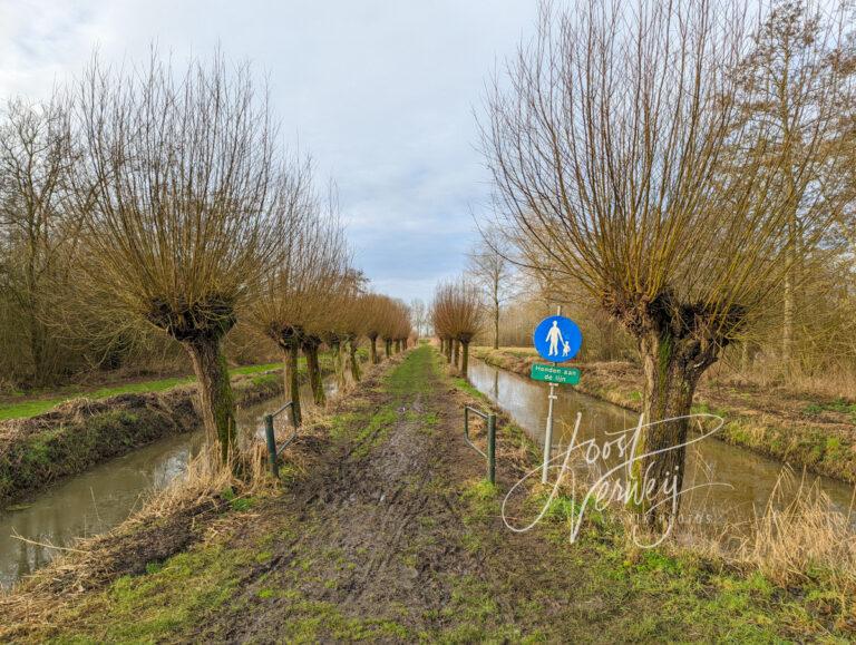 Tiendweg in natuur- en recreatiegebied de Slingelandse plassen