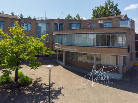 Luchtfoto gemeentehuis Hardinxveld-Giessendam