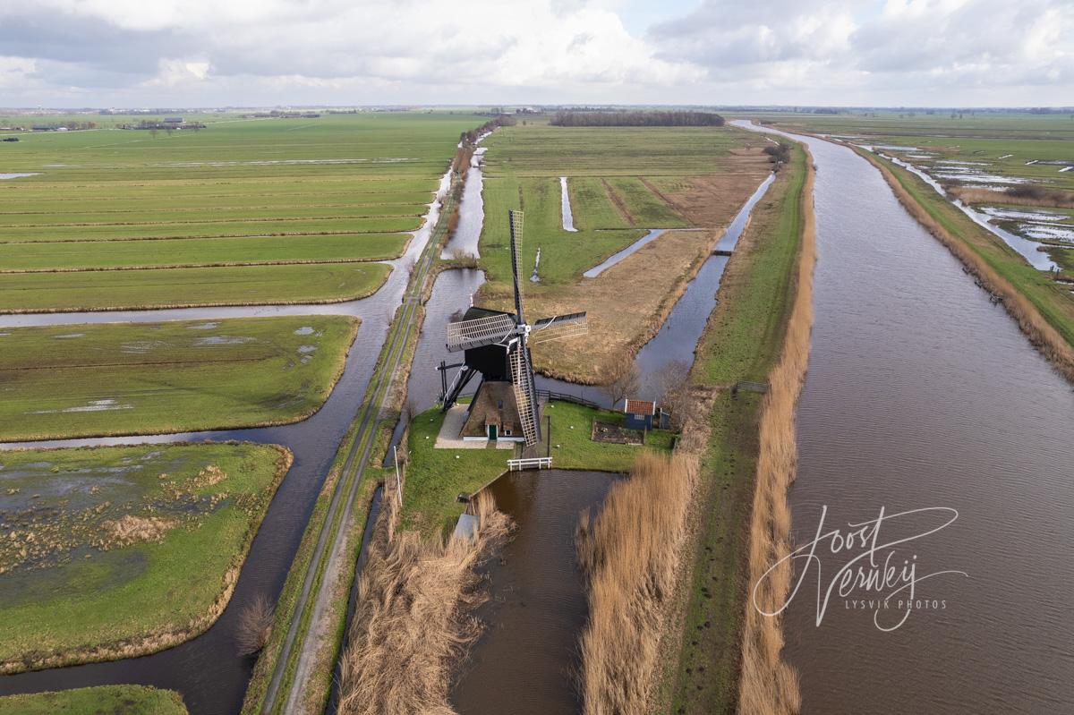 Luchtfoto van de Broekmolen in Streefkerk