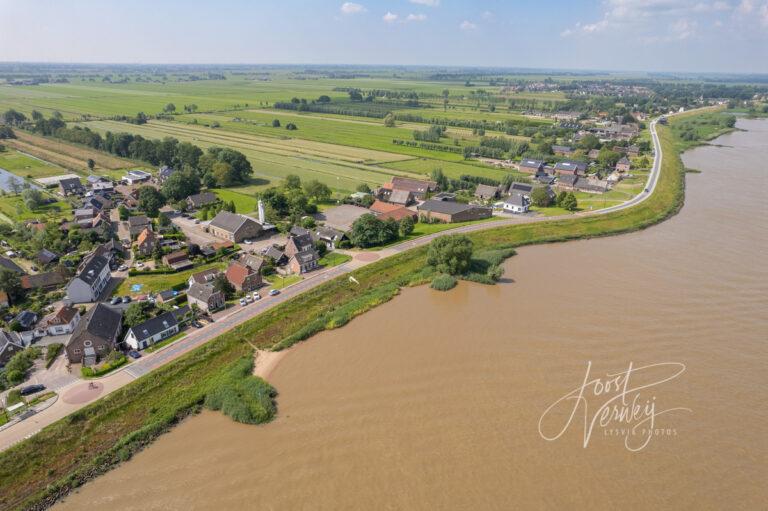 Luchtfoto buurtschap Waal